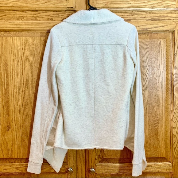 Gaiam ultra soft fleece lined sweatshirt , size extra small - Picture 4 of 9